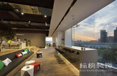 辦公室裝修室內(nèi)陳設的種類